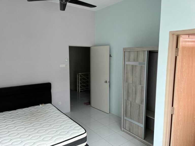 Fully Furnished Middle Room in Simpang Ampat 3 WhatsApp Image 2023 10 10 at 16.38.45 11e02648 - RoomGrabs