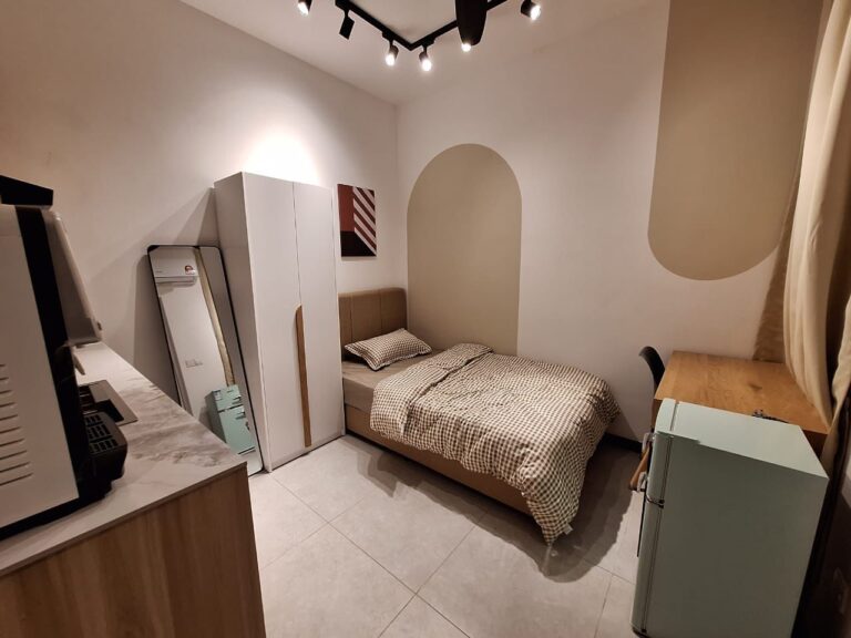 mini studio 3 - RoomGrabs