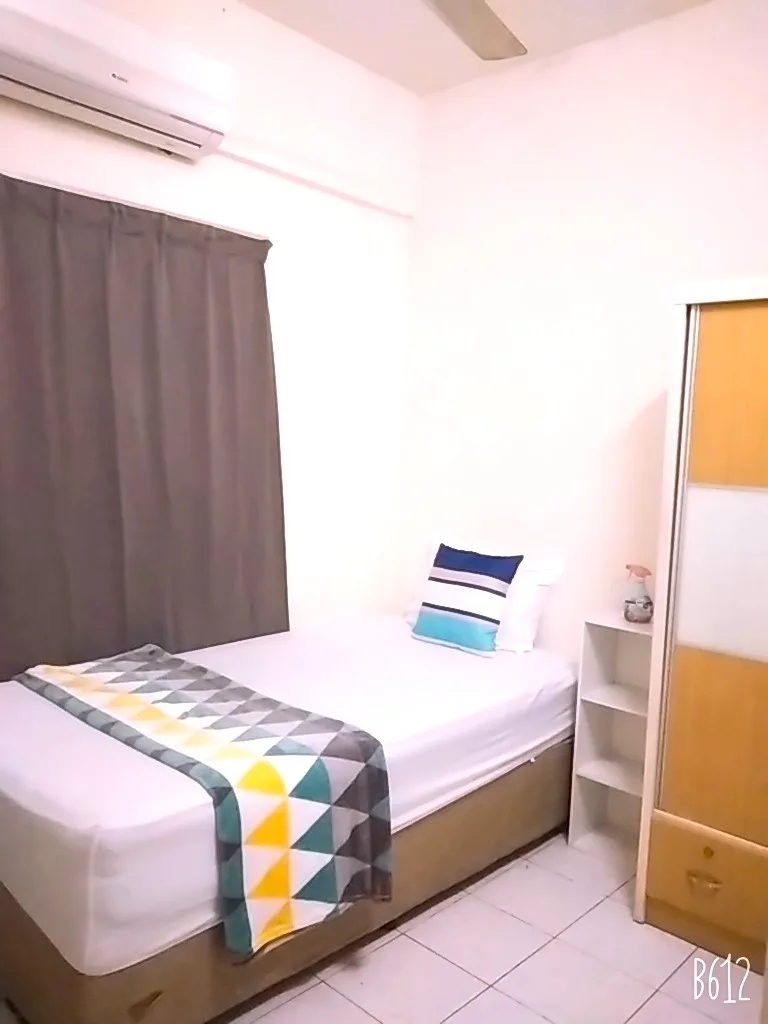 8 - RoomGrabs