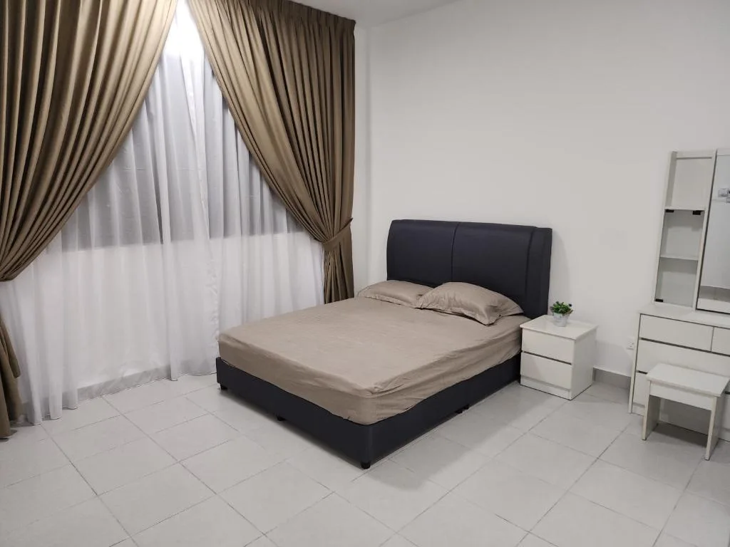 Master room 1 month depo for rent MRT BTHO Cheras 10 MB | RoomGrabs