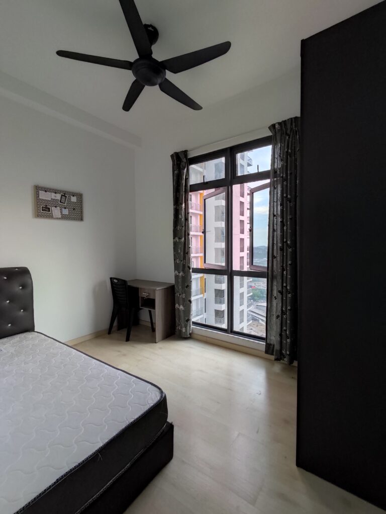 Medium Room - RoomGrabs