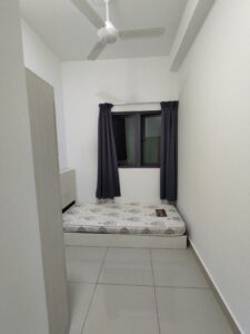 Small Room - RoomGrabs