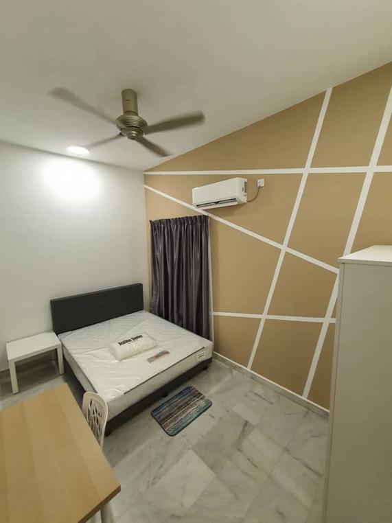 Room To Rent/Near Thompson Hospital, Segi College, Mrt