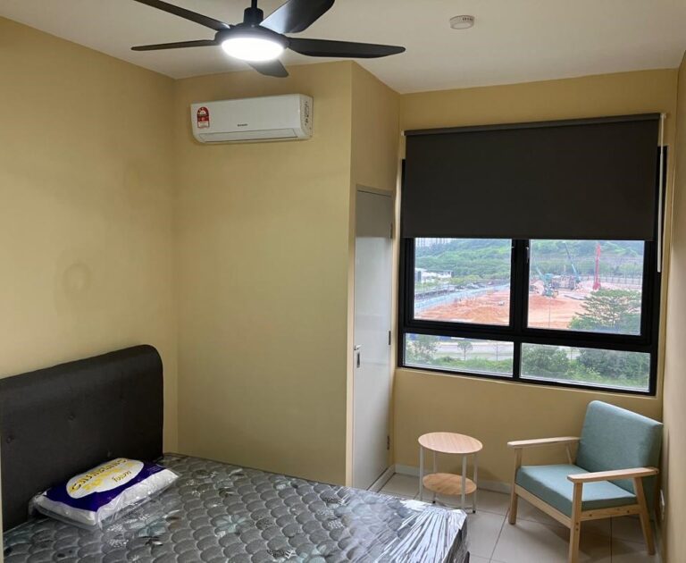 1st Room - RoomGrabs