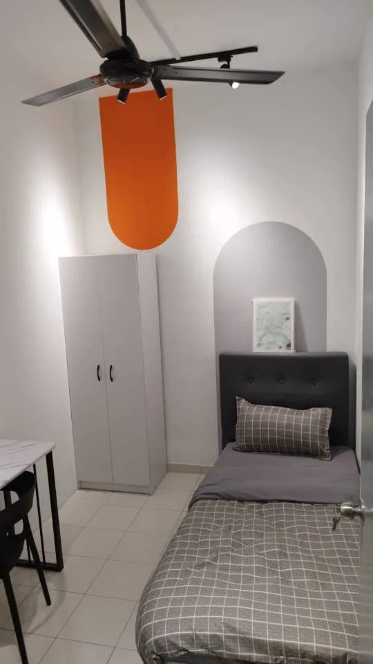 27f6b81c a3e9 4f44 bc00 aa4f7cd2d522 - RoomGrabs