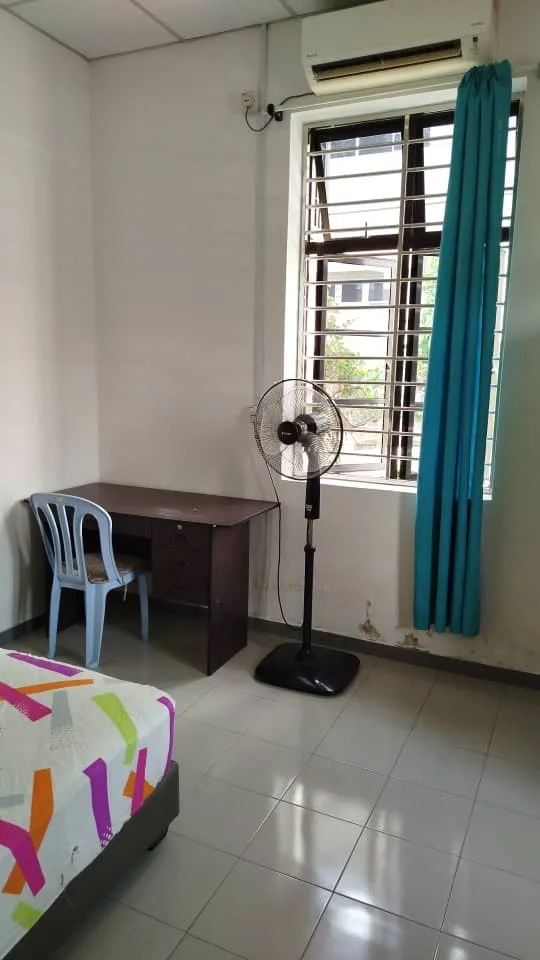 Corner room 5 - RoomGrabs