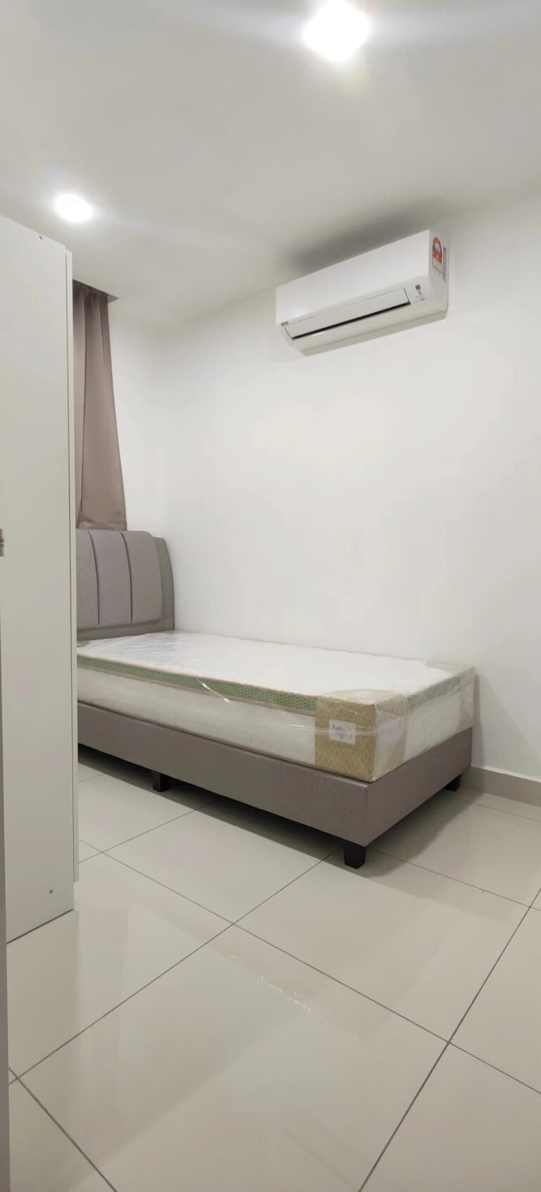 c5e05b0c f5f4 4d8b 9ff0 967a05d55c09 - RoomGrabs