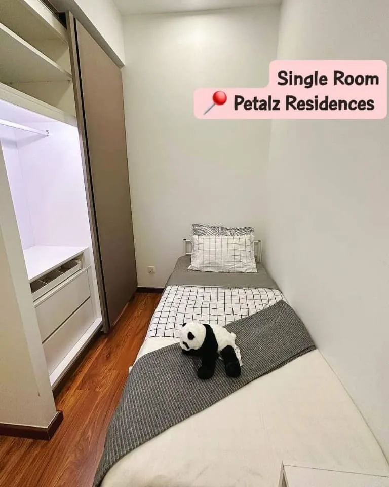 1000126521 | RoomGrabs