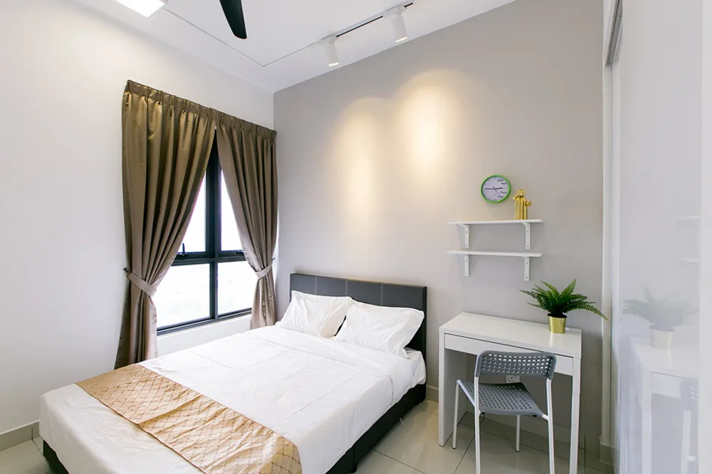 Dsara Sentral medium room R4 | RoomGrabs