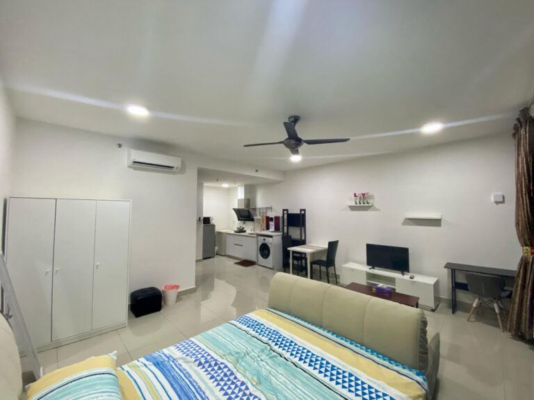 421725ff 0fbe 4f89 885b fc3f0b7c7d93 - RoomGrabs