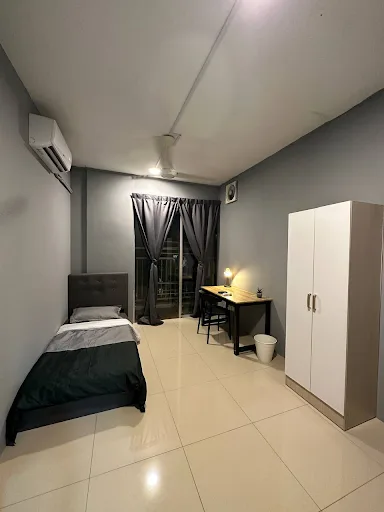 7 1 Middle Balcony Room AC Living Room RM850 - RoomGrabs