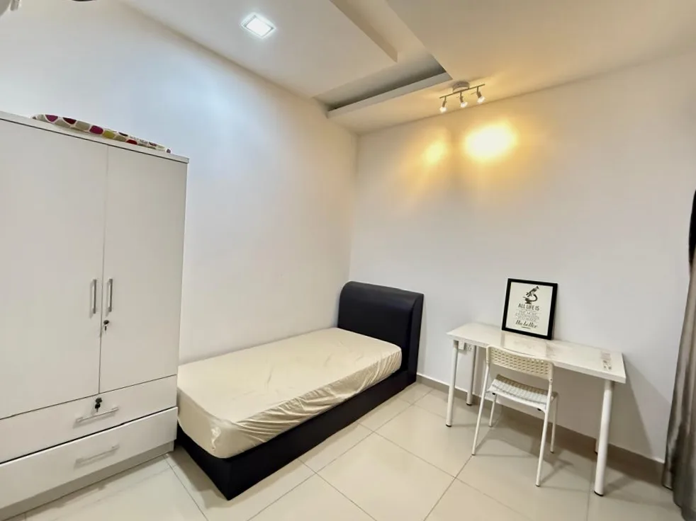 2f49e4c66745928d69e9ebd548fed76c | RoomGrabs
