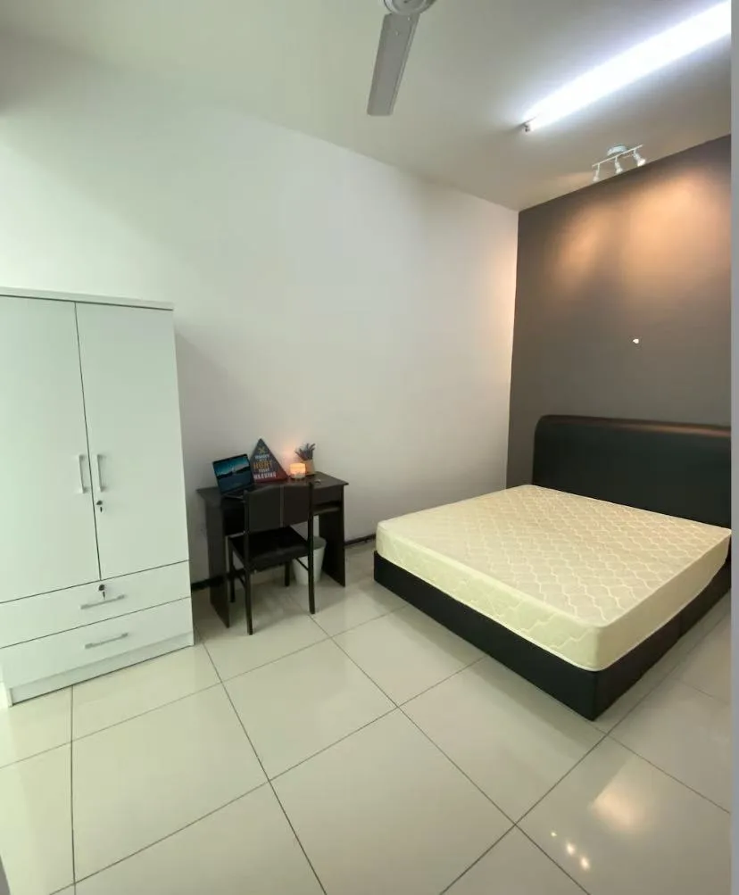 309f82bcbc7c8fc60177c07f0064d804 | RoomGrabs