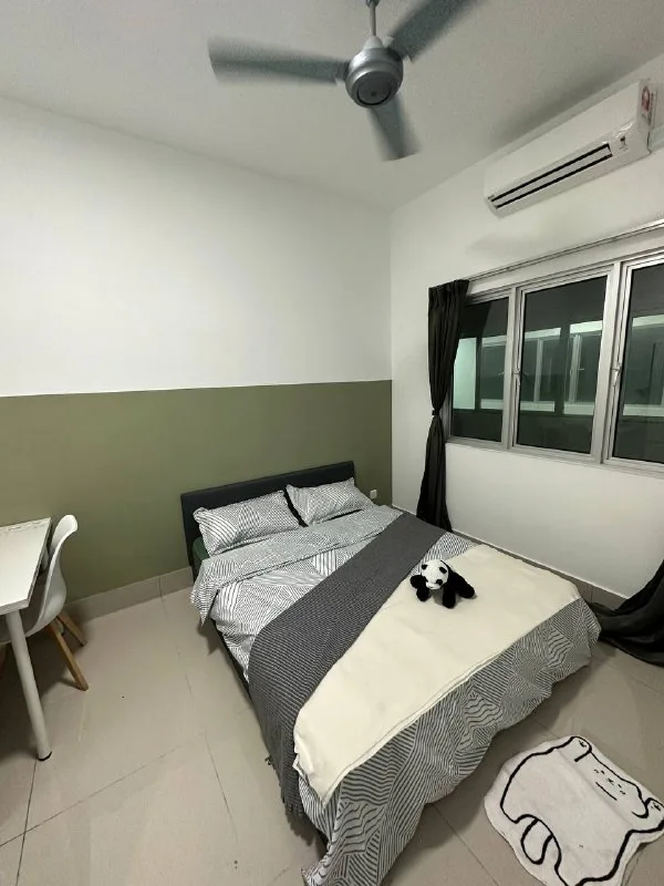 A1 37 01 Middle Room Room 3 RM700 - RoomGrabs