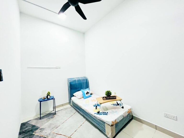 4bd82420 1d84 43d4 b637 02850abe5d4b | RoomGrabs