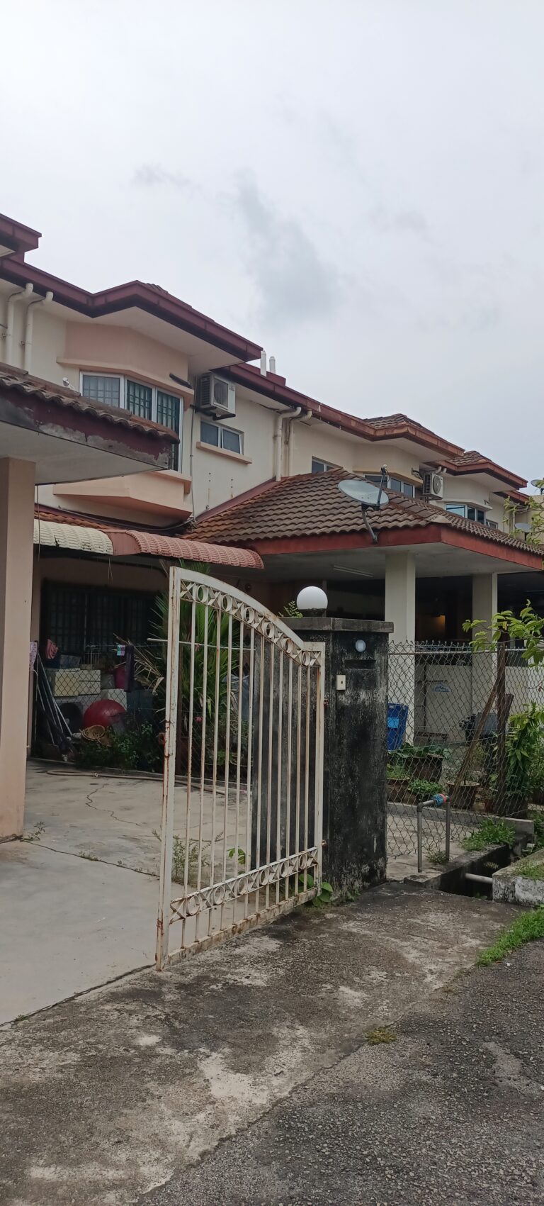 Middle Room For Rent at Bayan Baru 3 IMG 20240531 183039 - RoomGrabs