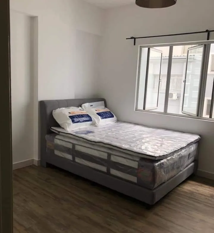 Master Bedroom - RoomGrabs