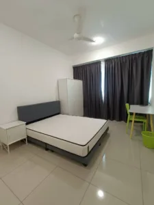 (Female unit)-Master room with Private bathroom at Equine park