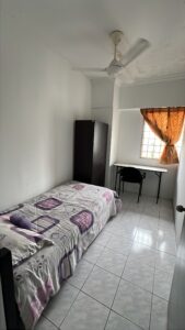 u444 9DE38399 0B5F 42EB A93F 4E8DFBB25200 | RoomGrabs