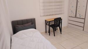 MIDDLE ROOM @ Aseana Puteri Condo, Bandar Puteri Puchong