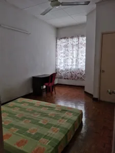 MEDIUM ROOM FOR RENT @ BANDAR UTAMA