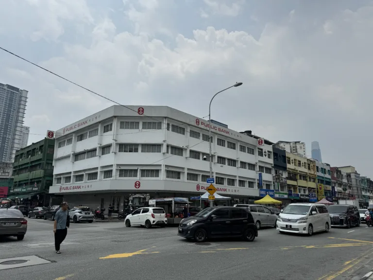 Maluri, Cheras, Velocity, Aeon Maluri 10 min to LRT Station 3 u6625 1 3 | RoomGrabs