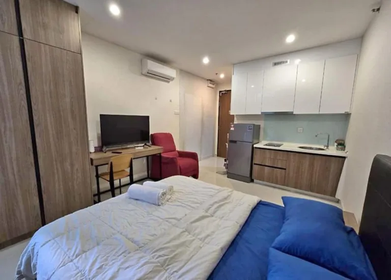 u7340 Fully furnished a studio - RoomGrabs