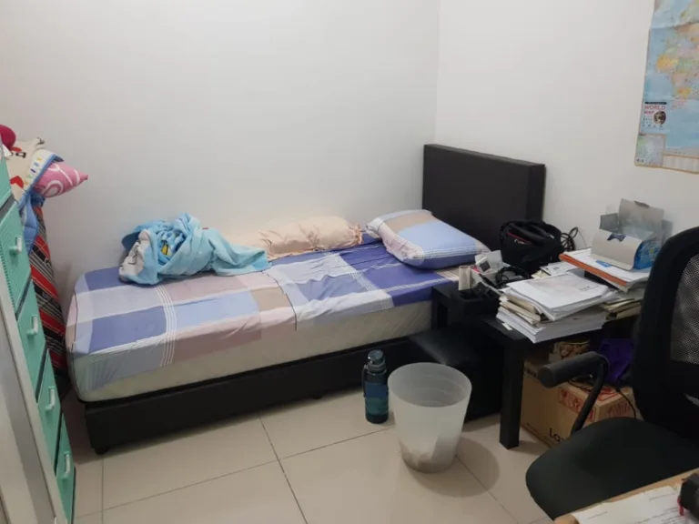 u7387 small room | RoomGrabs