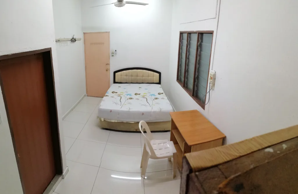 FullFurnish room with attach shared bathroom near Jaya33 BAC LRT 7 IMG 20200830 162901 | RoomGrabs