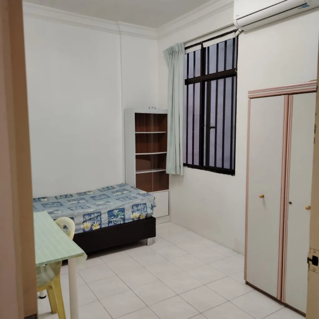 Middle room for rent 13 u7076 Middle room1 | RoomGrabs