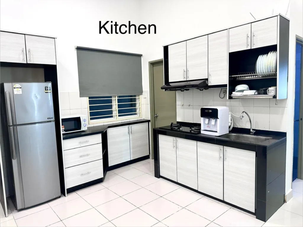 Fully Furnished Room for rent in Vue Residences, Titiwangsa (Owner) 12 u7428 1. Kitchen | RoomGrabs