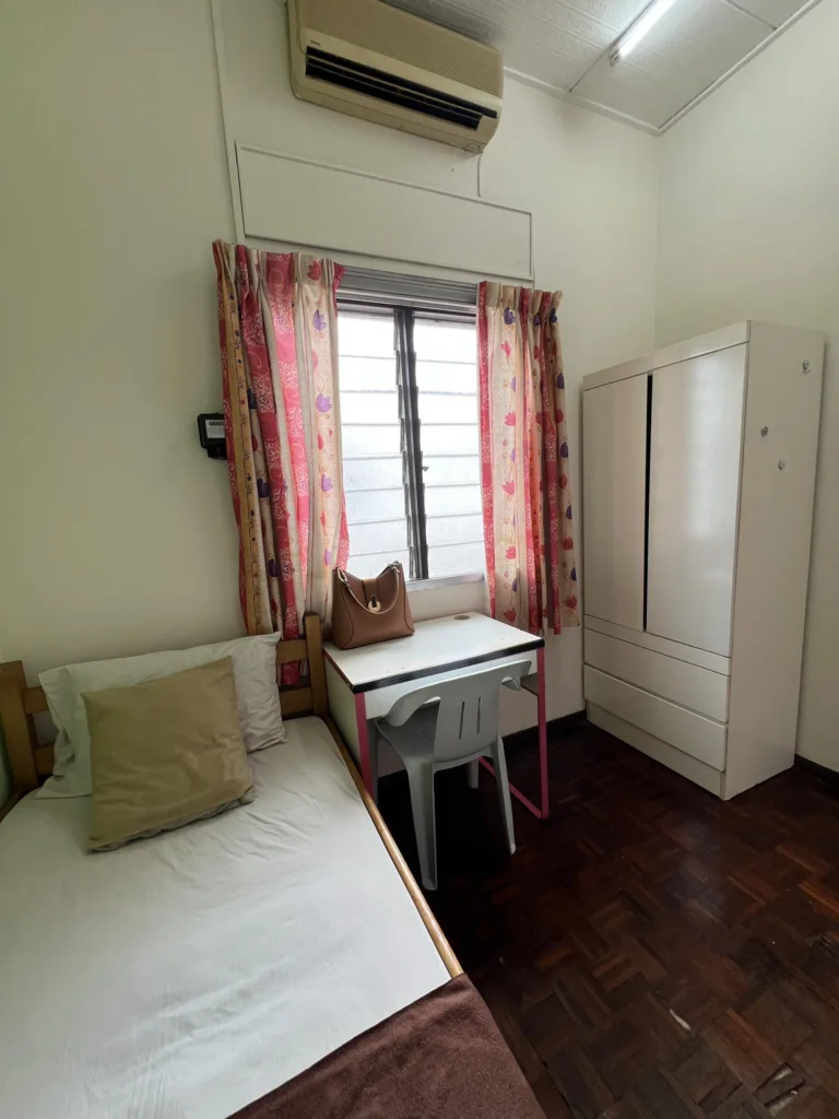 Bilik sewa Kajang Sg Jelok (aircon) 5 558956895 1391508449105130 3927057915183340452 n 1 | RoomGrabs