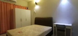 All Inclusive Queen Bed Room + FREE Carpark