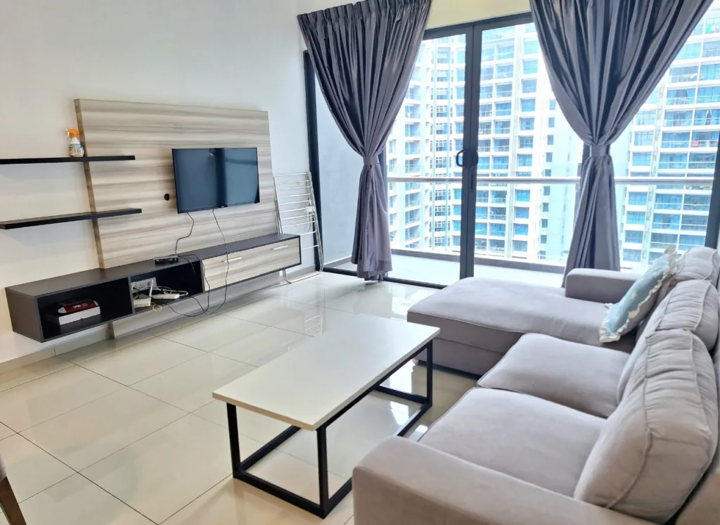 1bed 1bath studio unit for rent @ Bistari Condominium 1 IMG 6227 | RoomGrabs