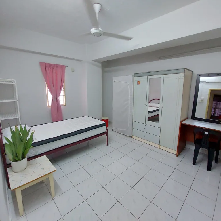 Middle Room @ Sri Petaling 3 1000016283 | RoomGrabs
