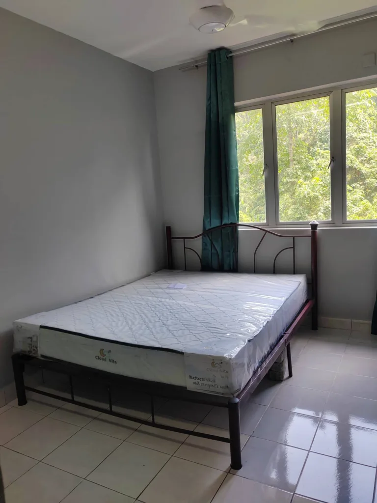 Master room at Flora Damansara 3 Bed | RoomGrabs
