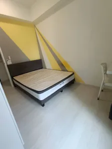 (Equine Residence)-Medium room for rent