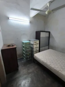 1000112067 | RoomGrabs