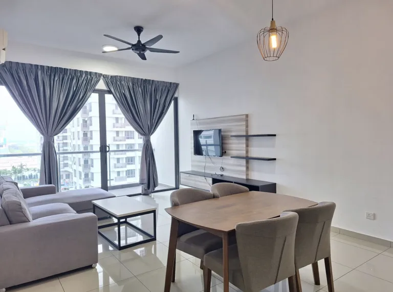 Fully furnished studio unit @ Setia Sky 88 3 1D22F5F1 0BBB 48FE 88E2 E28DA0D944A1 | RoomGrabs