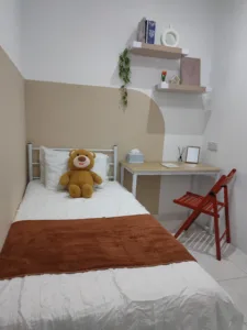 Walking Distance to LRT Kelana Jaya Line Fully Furnished Room
