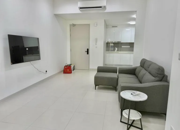 C46C328D 1B6F 4DA6 B93F F3726C613249 | RoomGrabs