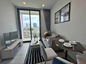 Well maintained studio unit for rent