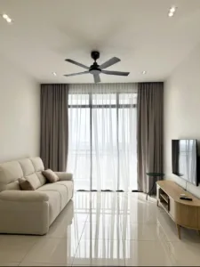 Maintained Medium room for rent in Pearl Regency Super-Condominium