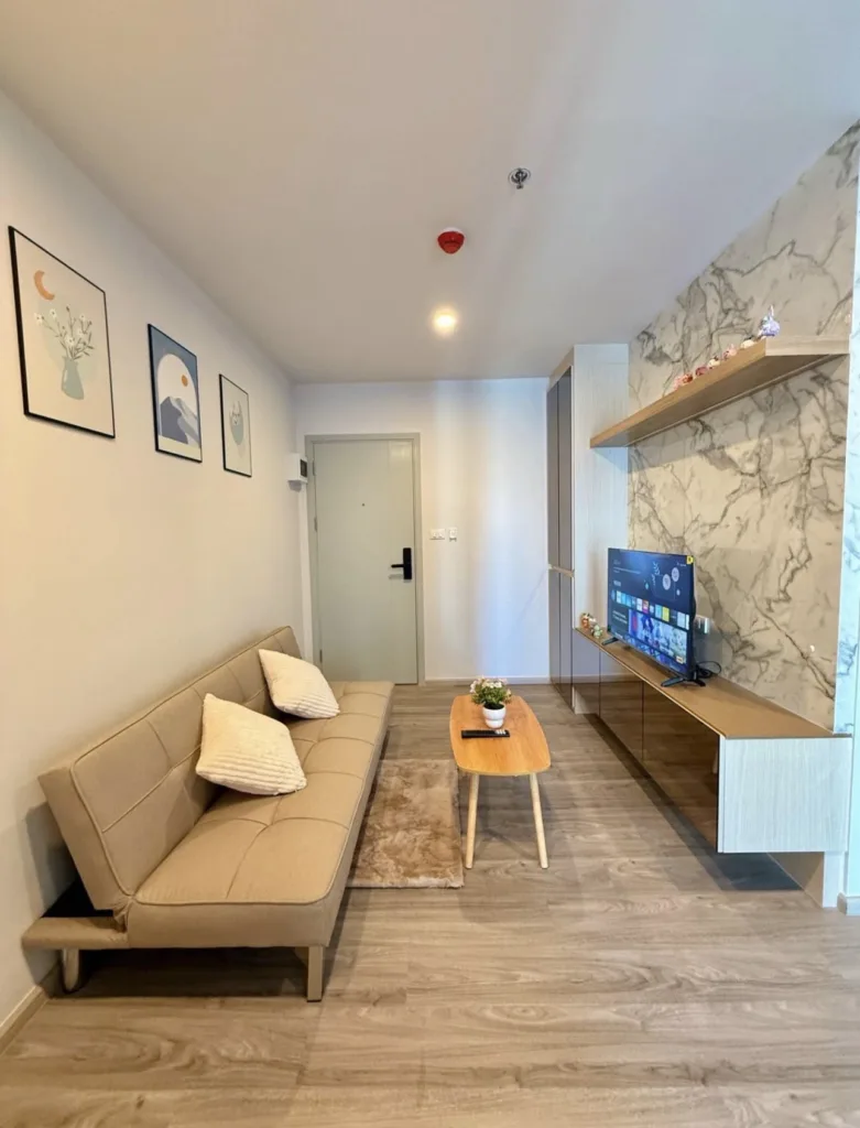 Well Furnished studio for rent in Quadro Residences 15 IMG 3886 | RoomGrabs