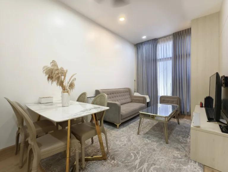 02C338EB BF0D 455A B645 6F864B871CE5 | RoomGrabs