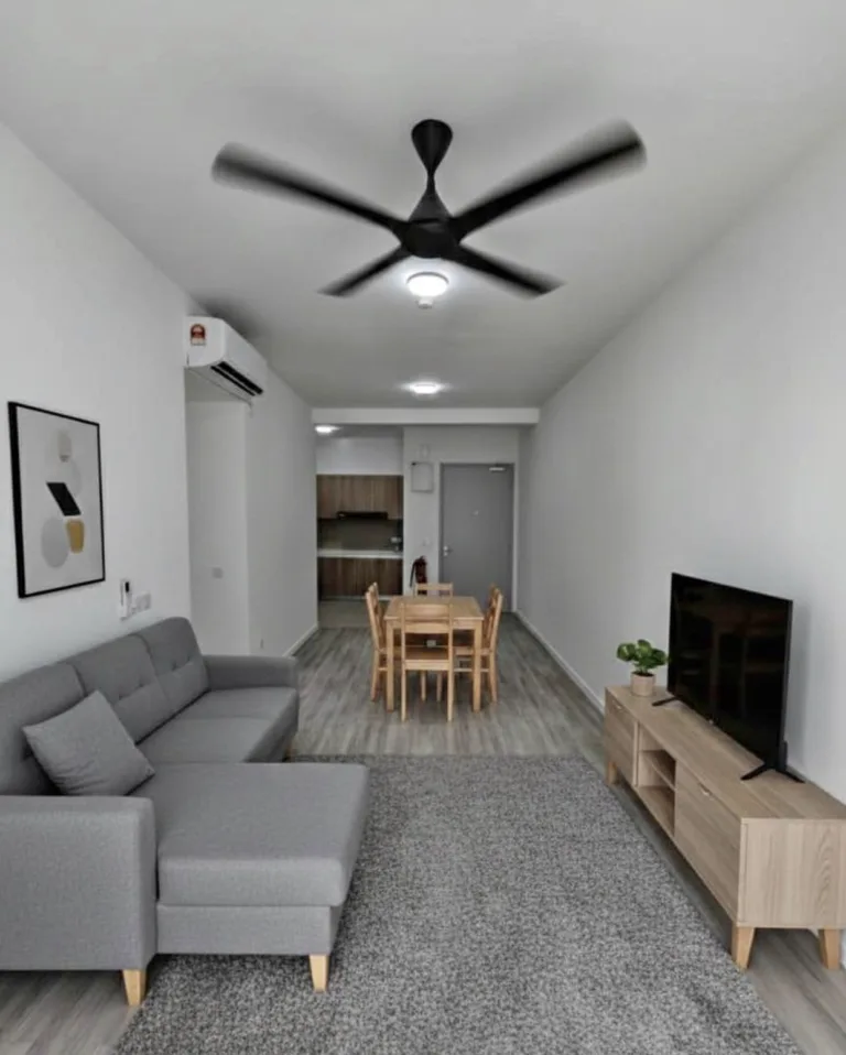 0A238E9F 6D84 4A64 83DC 25D695E919A8 | RoomGrabs