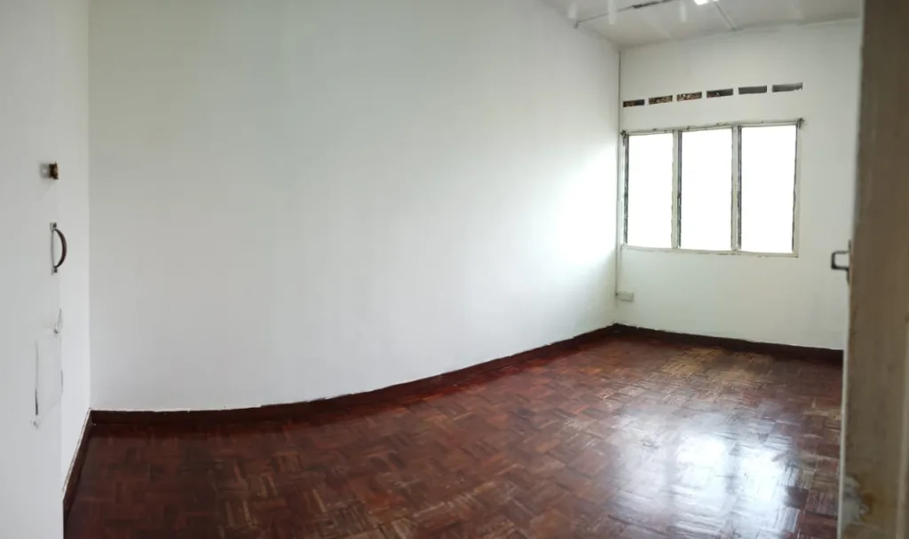 Partially Furnished Middle Room at SS1, Petaling Jaya 1 15v | RoomGrabs
