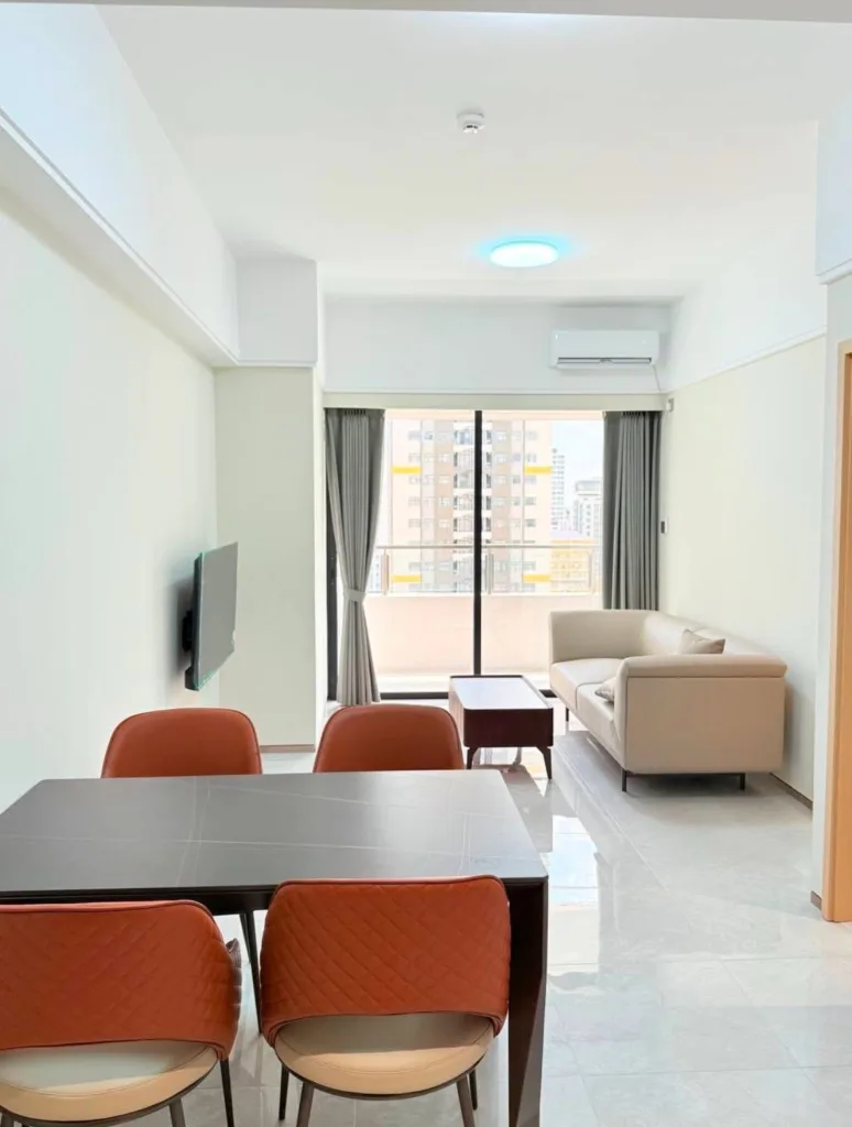 22084309 0547 4255 8D11 FE53E9D03649 | RoomGrabs