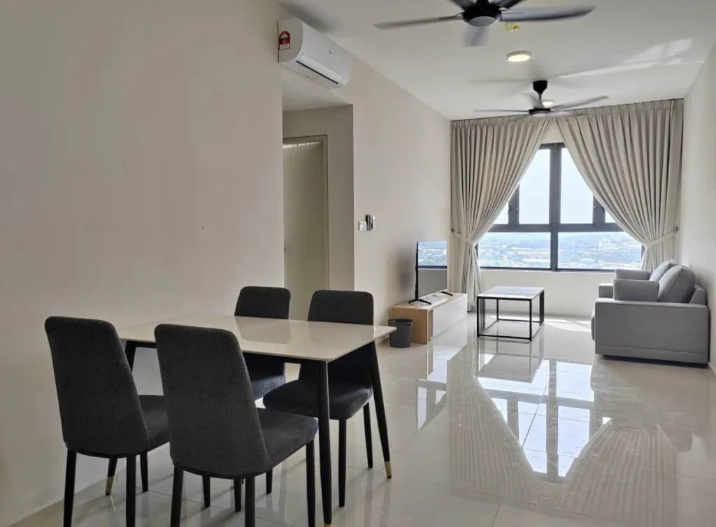 C866200B D942 445B 8F54 3508D0B2F4C4 | RoomGrabs