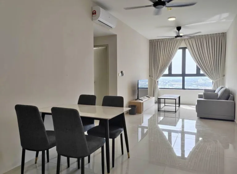 C866200B D942 445B 8F54 3508D0B2F4C4 | RoomGrabs